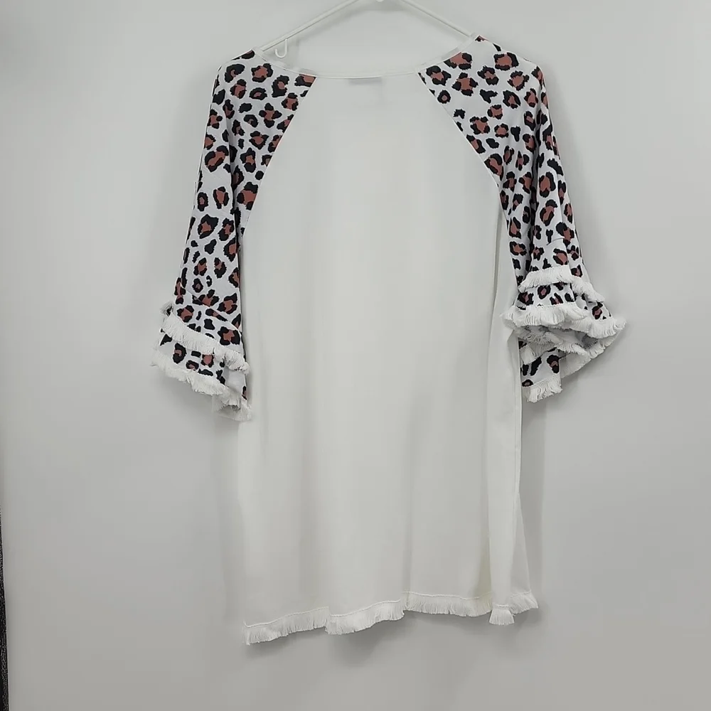 Nwt Cellabie white leopard sleeve fringe top - Picture 2 of 6